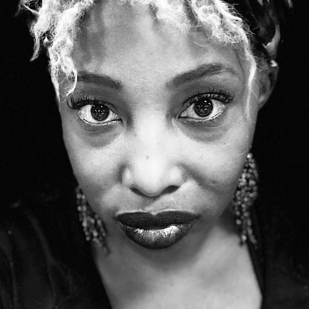 Meet your Posher, Ebony